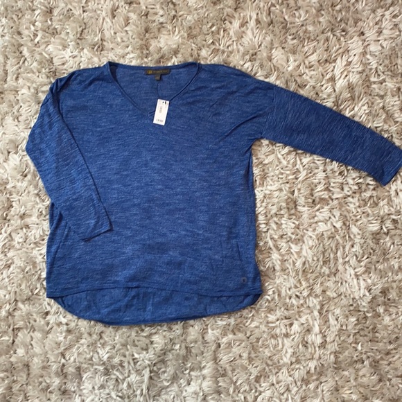 Limited sweater - Picture 1 of 4